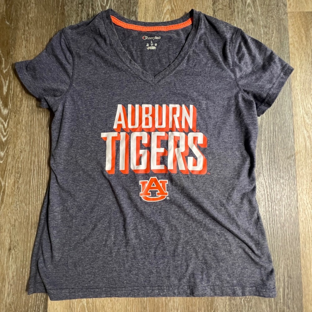 Champion T-Shirt Women Large Navy Auburn Tigers V-Neck Graphic Short Sleeve Tee
